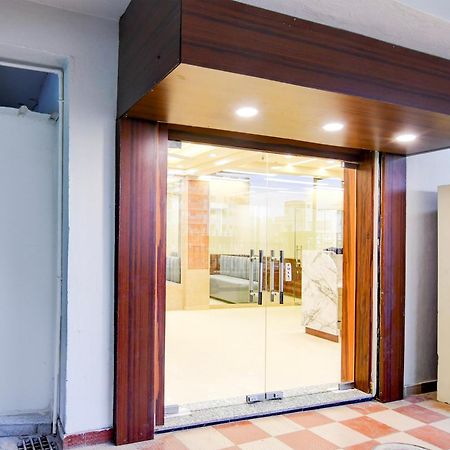 Super Townhouse Kaikhali Near Airport Kolkata Bagian luar foto