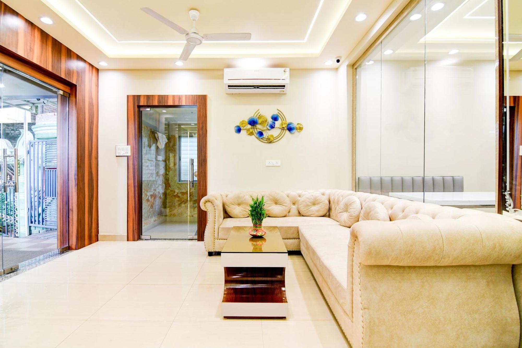 Super Townhouse Kaikhali Near Airport Kolkata Bagian luar foto