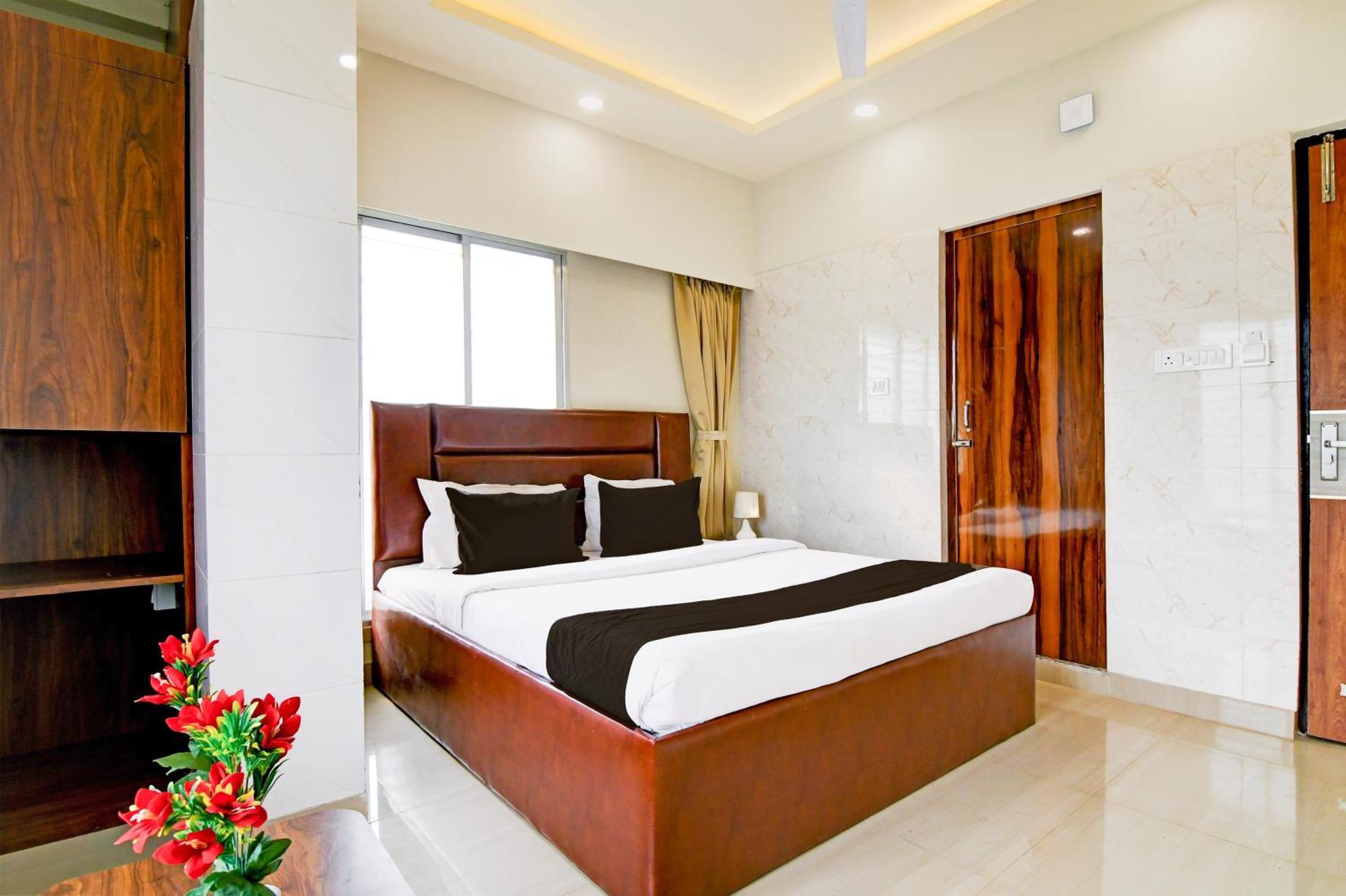Super Townhouse Kaikhali Near Airport Kolkata Bagian luar foto